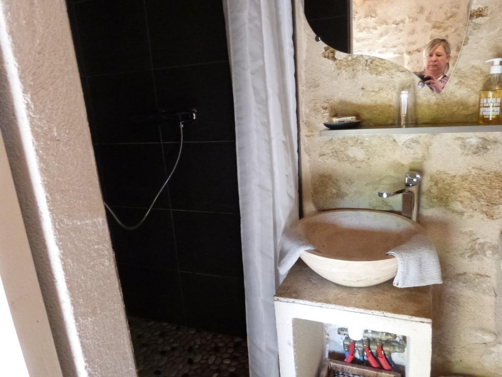 Petit Studio Le Pigeonnier A 5 Mn De Lourmarin Puyvert Екстериор снимка