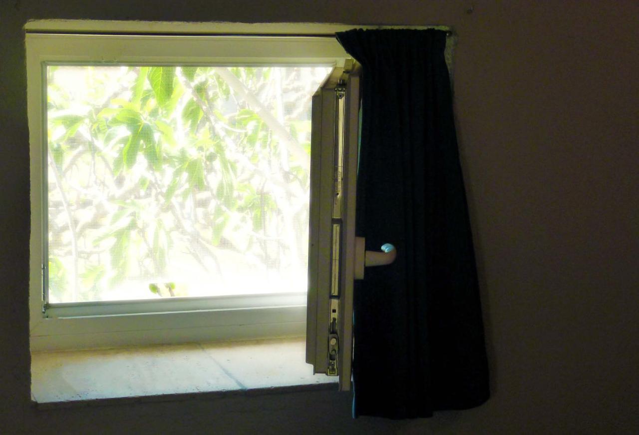 Petit Studio Le Pigeonnier A 5 Mn De Lourmarin Puyvert Екстериор снимка