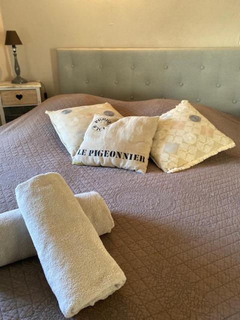 Petit Studio Le Pigeonnier A 5 Mn De Lourmarin Puyvert Екстериор снимка